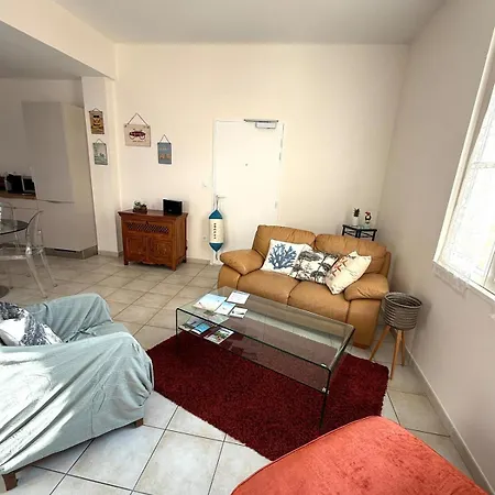 T3 En Rdc Avec Jardin Et 1 Place De Parking דירה *